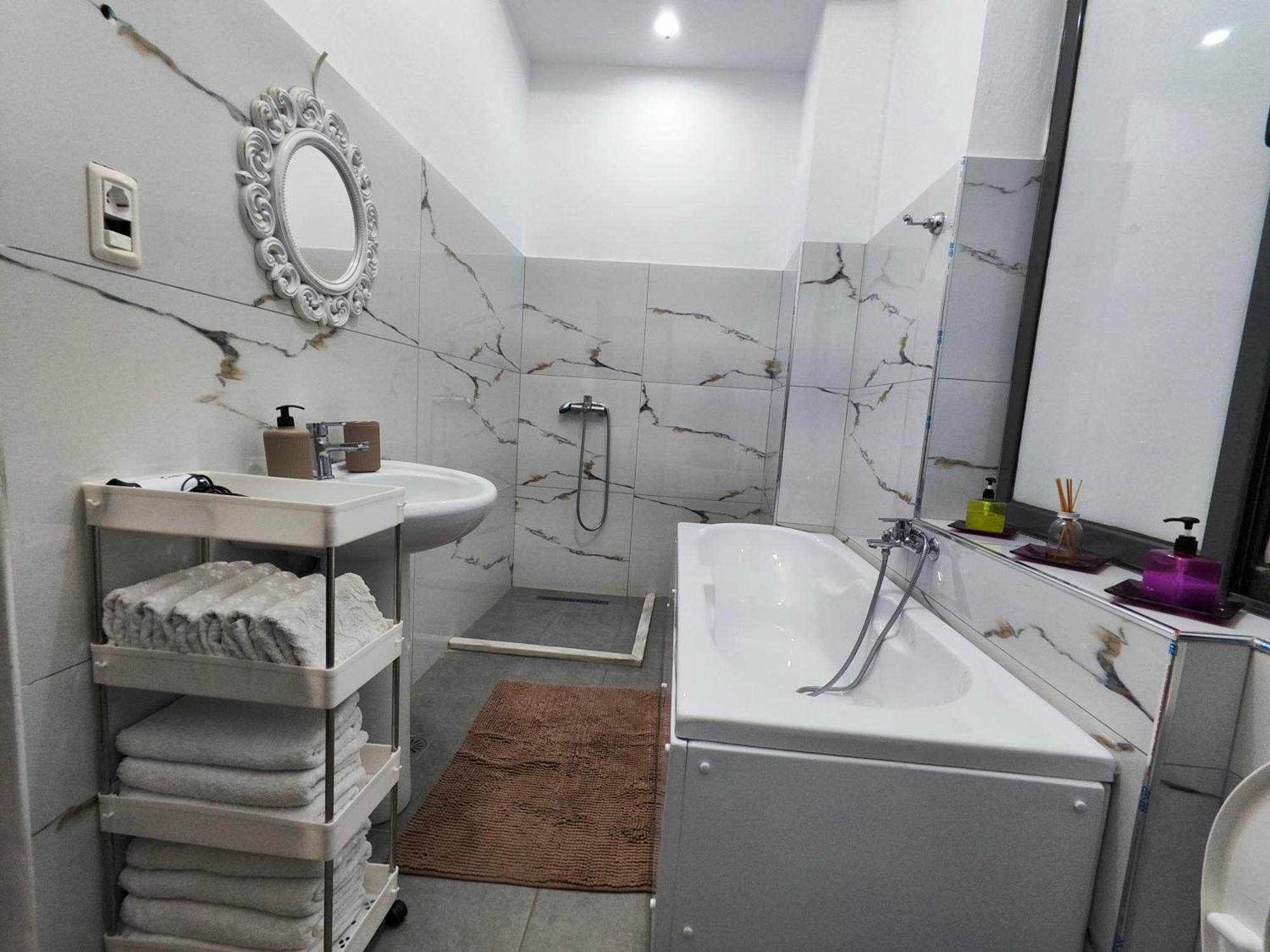 Kb Downtown Gjirokaster Apartamento Exterior foto